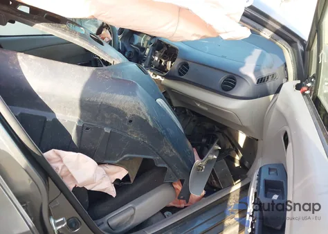 2010 Honda Insight Ex z USA, uszkodzony, nr VIN JHMZE2H73AS040308